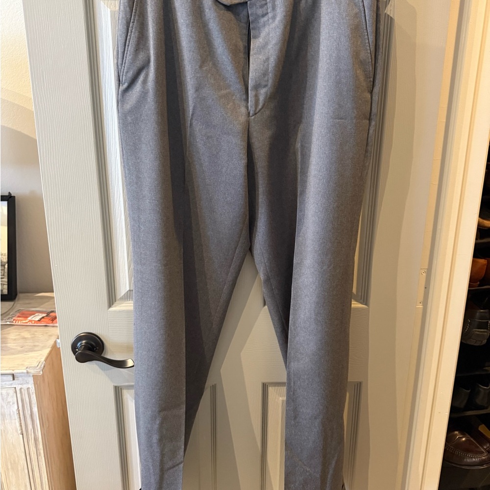 Jos. A. Bank Gray Dress Pants Classic Straight-Leg - Size 33 Regular